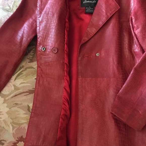 Leather jacket - Picture 2 of 6